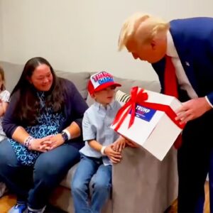 Trump Approaches Child With Rare Brain Disorder – Does Something Completely Unexpected!