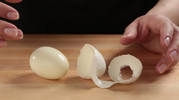 Chef’s Clever Hack for Perfectly Peeled Hard-Boiled Eggs